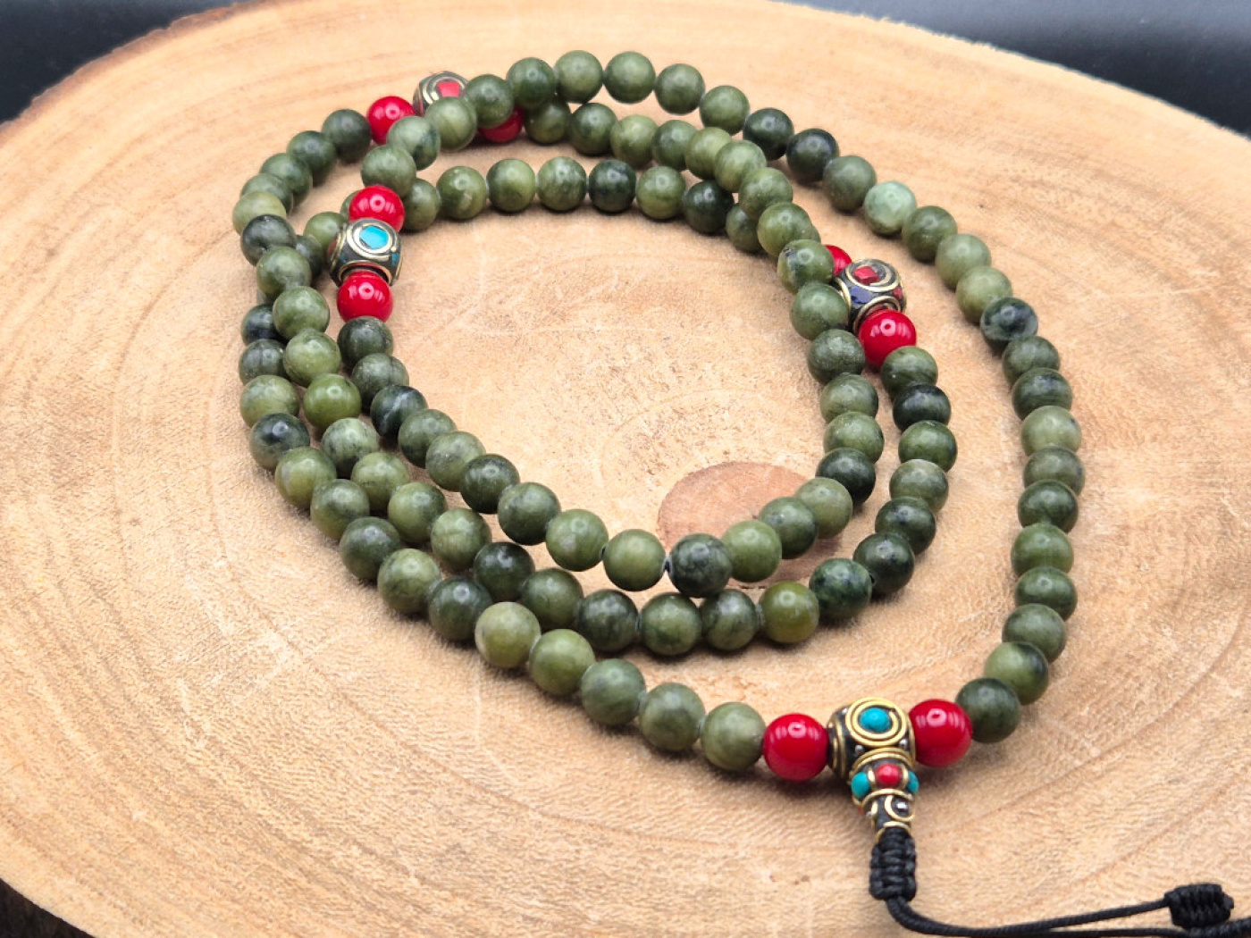 Jade Mala-Kette (Nephrit) in sanften Grüntönen | 108+1 Perlen | ca. 8mm